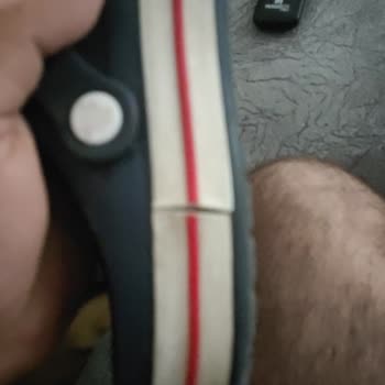 Benim Ayakkabıcım Terlikler Birleşme Yerinden Açıldı