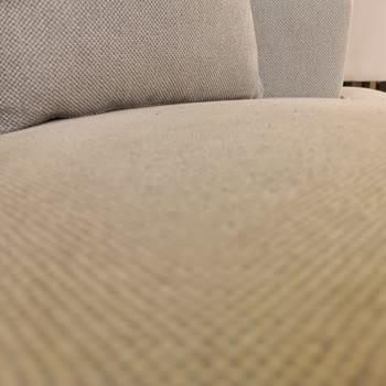 Kısa Sürede Tüylenen Oturma Grubu Ve Yetersiz Servis Yaklaşımı