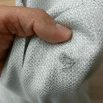 Ceketteki Yırtık Ve İlgisiz Müşteri Hizmetleri Mağduriyeti