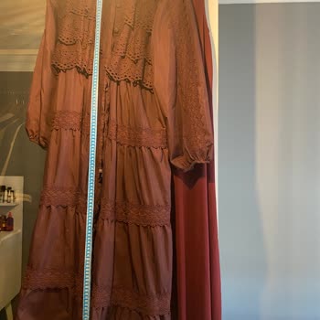 Aldığım Elbise Kısa Ve Defolu, Değişim Yapılmıyor