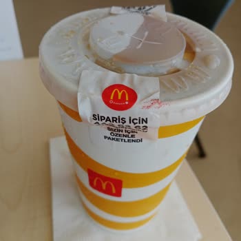 Siparişimdeki İçecek Yiyecekleri Tamamen Islattı, Aç Kaldım