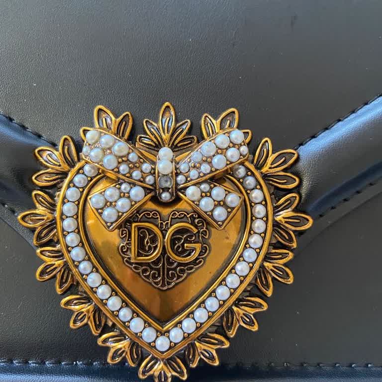 Emosboutiquee Çantalar Durdukları Yerde Bozuluyor