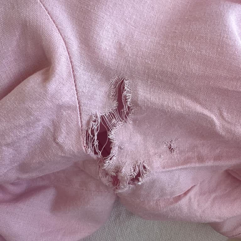 Aldığım Pantolon 1 Ayda Yırtıldı, İade Talep Ediyorum