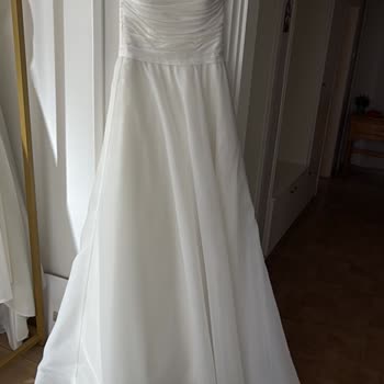 Jorjet Moda Evi Kusurlu Gelinlik Satışı