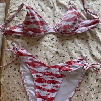 Penti Bikini Takımım İlk Kullanımda Renk Attı