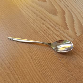 Karaca Çay Kaşığı Tasarımı Cilt Yaralanmalarına Sebep Oluyor