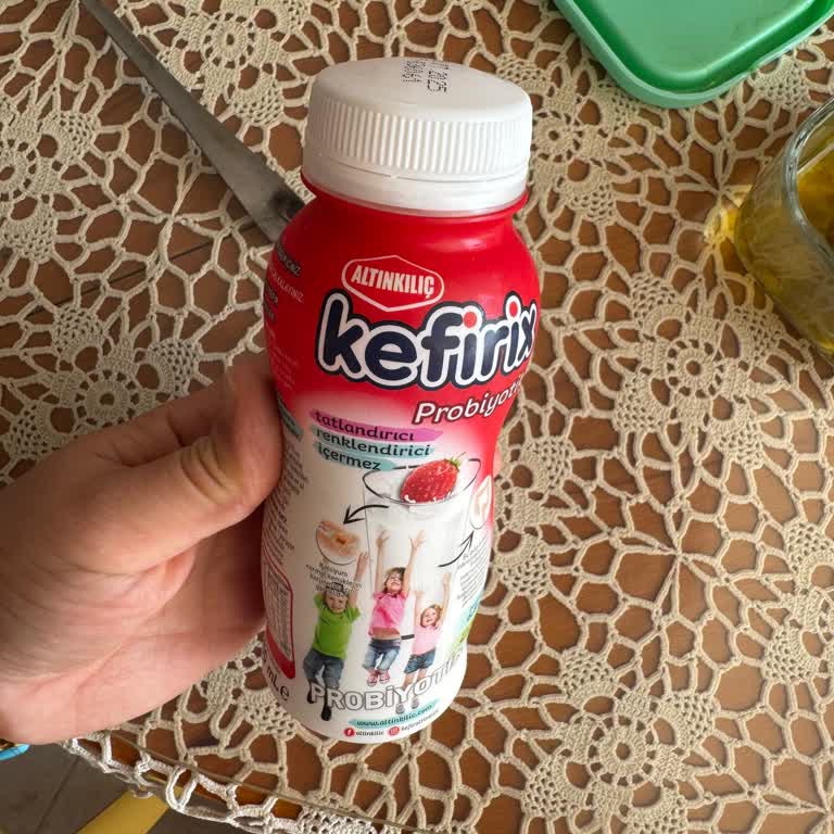 Son Kullanma Tarihi Geçmeden Şişen Altınkılıç Çilekli Kefir Endişesi