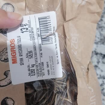 Migros'ta Küflü Ve Bayat Kuruyemiş Şoku!