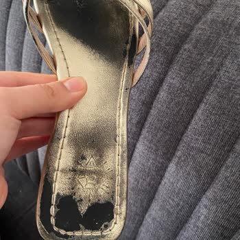 Aldığım Terlik Ayağımı Kararttı, Hayal Kırıklığına Uğradım