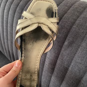 Aldığım Terlik Ayağımı Kararttı, Hayal Kırıklığına Uğradım