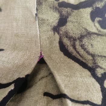 İki Kere Giyilen Elbisenin Hızla Yıpranması Ve Destek Eksikliği