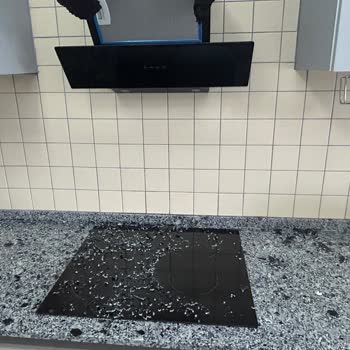 Alveus Kullanılmayan Davlumbazın Camı Aniden Patladı Ciddi Tehlike Yaşadık