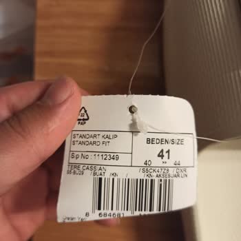 Aldığım Terlik Hem Kusurlu Hem De Kötü Kokulu Geldi