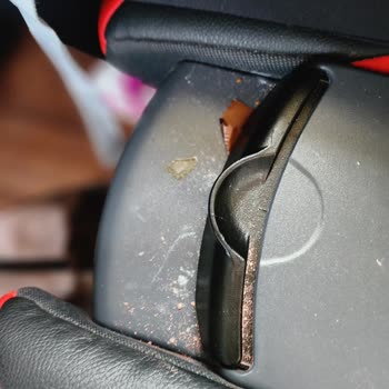 Kirli Otobüs, İlgisiz Personel Ve Yolculara Kötü Muamele