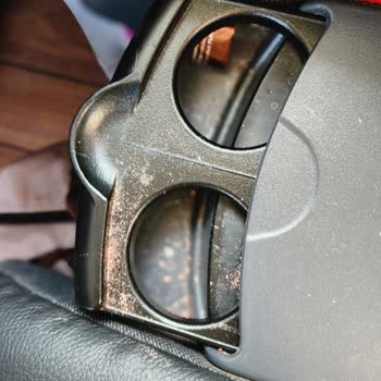 Kirli Otobüs, İlgisiz Personel Ve Yolculara Kötü Muamele