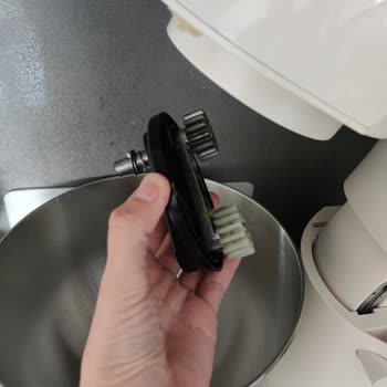 Homend Hamur Makinesi Elektrik Çarptı Diğer Cihaz Hiç Çalışmadı