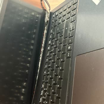 Acer Notebook Menteşe Sorunu ve Yetersiz Servis Deneyimi