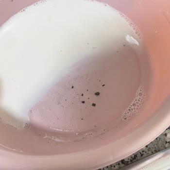 Sütaş Süt İçinde Belirsiz Maddelerle Karşılaştım