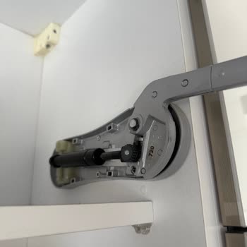 Dolap Amortisörlerinin Kısa Sürede Arızalanması Hakkında Şikayet