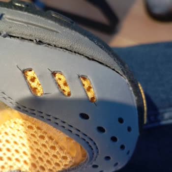 Gardrops Defolu Ve Yapıştırılmış Ayakkabı, Satıcı İlgisizliği