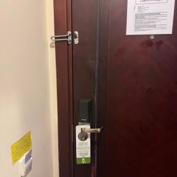 Otel Odasında Yaşanan Güvenlik Skandalı Ve Yönetimin Duyarsızlığı