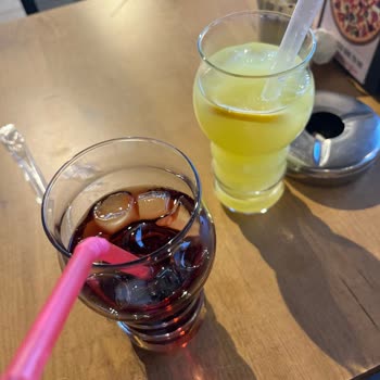 Özsüt Hayal Kırıklığı Yaratan İçecek Deneyimi Ve Yüksek Fiyat Şaşkınlığı