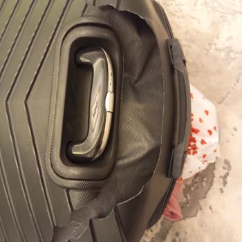 THY Kırık Bavul İçin Fatura Dayatıyor