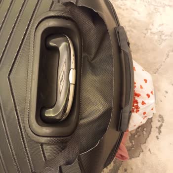 THY Kırık Bavul İçin Fatura Dayatıyor