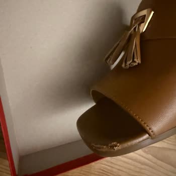 Bir Saatte Yırtılan Ayakkabı Ve İade Sorunu