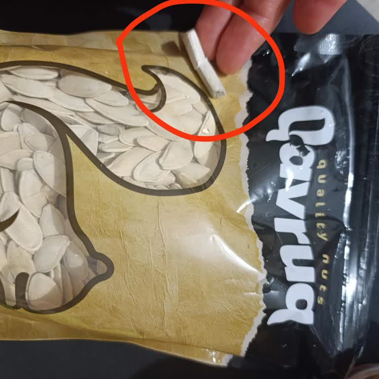 Kabak Çekirdeği Paketinde Sigara İzmariti Şoku