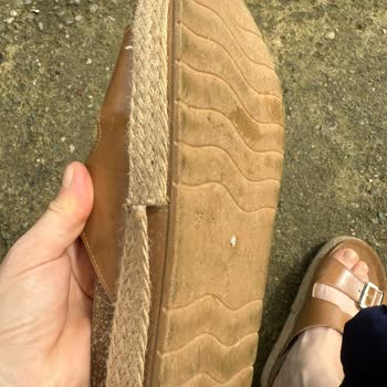 Kısa Sürede Yırtılan Terlik İçin İade Ve Değişim Yapılmadı