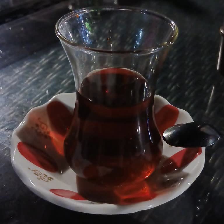 Ören Sahil Kafe'de İlgisiz Personel Ve Hijyen Sorunu Müşteri Deneyimini Olumsuz Etkiledi