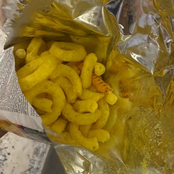 Aldığım Çerezos'un İçinden Farklı Cips Çıktı, Güvenim Sarsıldı