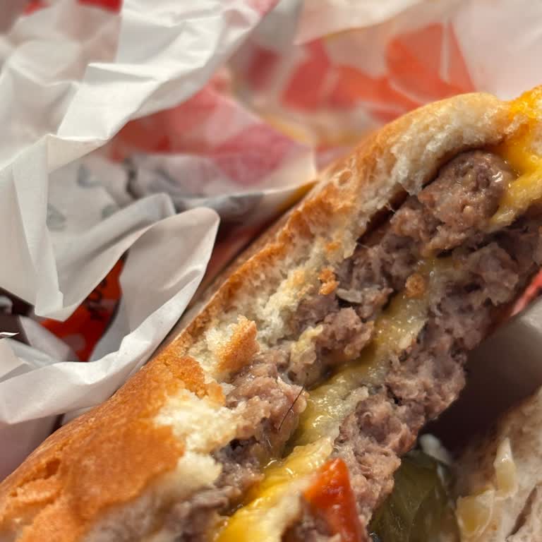 Yemekte Kıl Çıkmasına Rağmen İlgisiz Personel Mağduriyeti