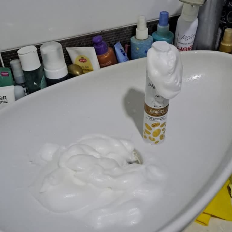 Pantene Saç Köpüğü Şişesi Tek Kullanımla Tamamen Boşaldı, Çözüm Sunulmadı