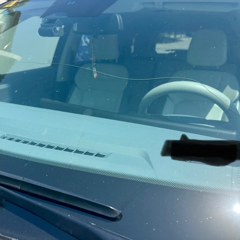 Kırık Ön Cam Ve Bakım İhmali: C** Güvenliğimiz Tehlikede