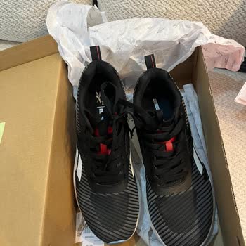 Reebok Ayakkabılarının İadesi Reddedildi, Müşteri Şikayetleri Dikkate Alınmıyor