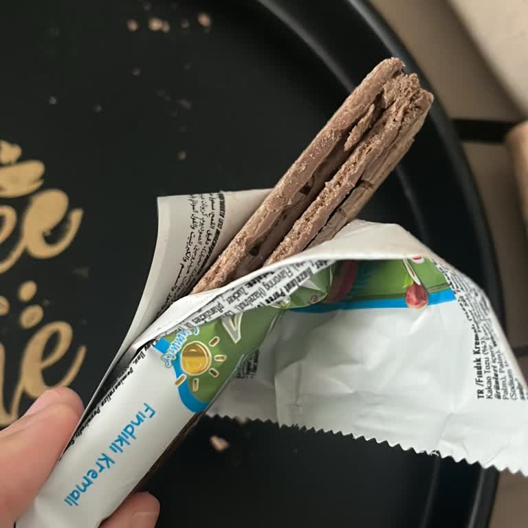 Aldığım Gofretin Yarısı Eksikti, Hayal Kırıklığına Uğradım