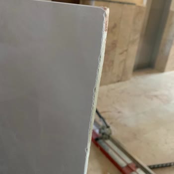 Kırık Ve Kalitesiz Fayanslar Mağduriyet Yarattı Çözüm Süreci Yavaş İlerliyor