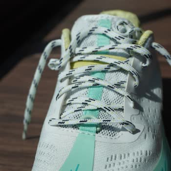 Ayakkabının Bilek Kısmında Çözülmeyen Sert Yapılar Ve Yetersiz Mağaza Çözümü