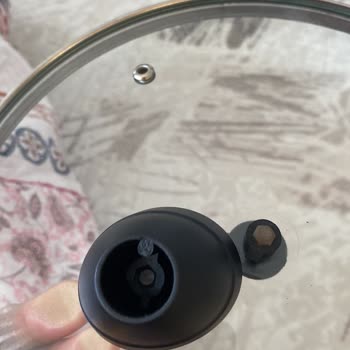 Aldığım Tencere Seti Kısa Sürede Kırıldı Ve Çizildi