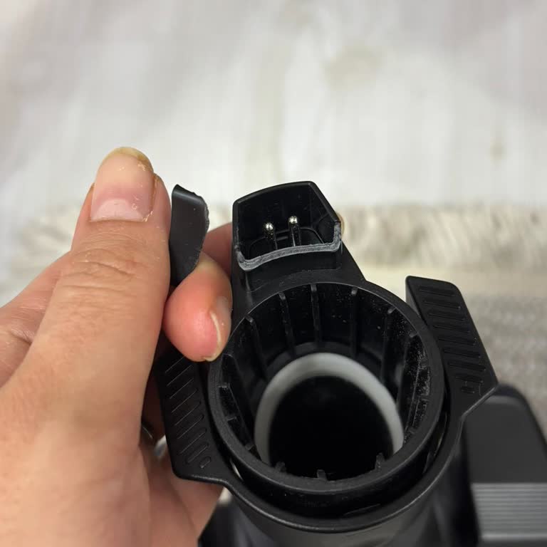 Kırık Gelen Süpürge İadesi Reddedildi, Ne Ürün Ne Para Teslim Edildi