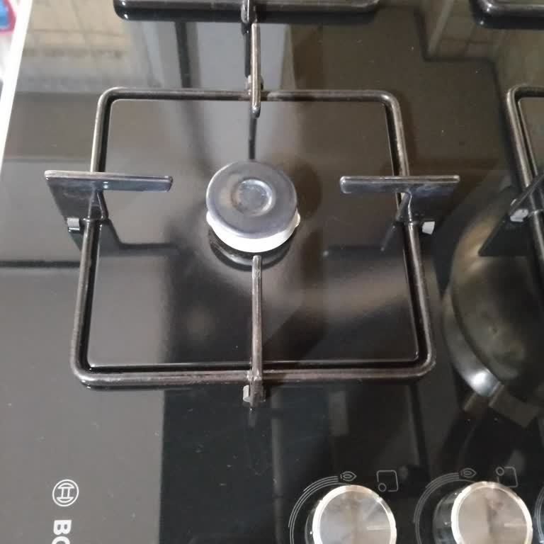 Bosch Siyah Camlı Ocakta Temizlik Sorunu Ve Müşteri Hizmetleri Memnuniyetsizliği