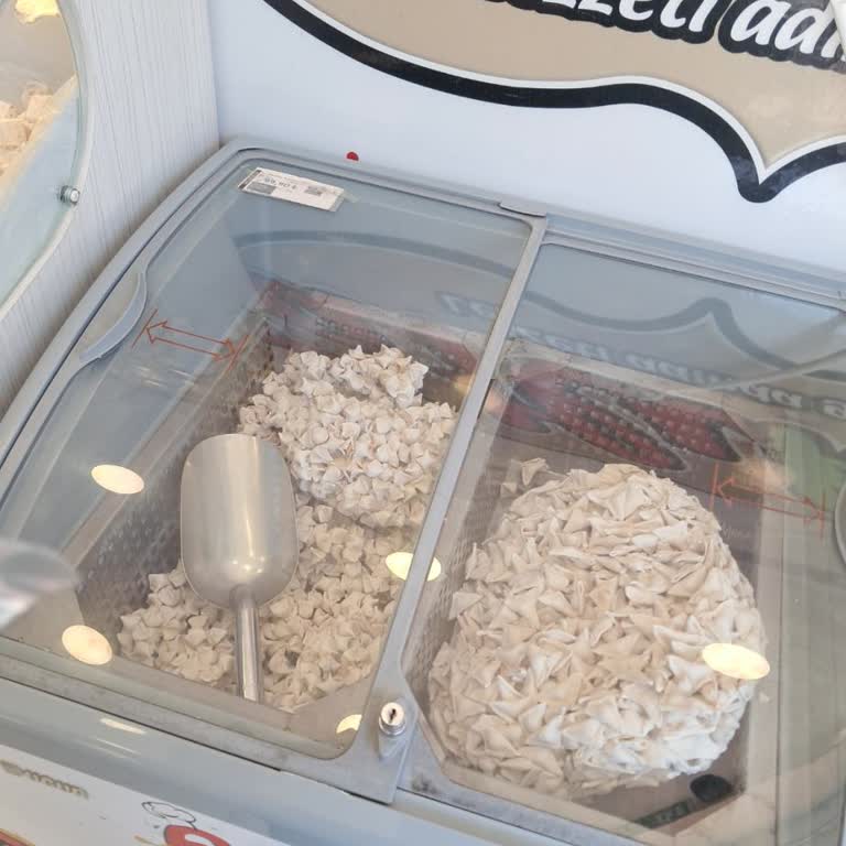 Kötü Ürün Ve Saygısız Hizmet Nedeniyle Şubeden Soğudum