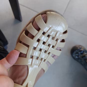 Yeni Alınan Sandalet Birkaç Kez Giyince Yırtıldı Mağduriyetim Giderilsin