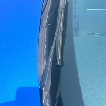 BMW F30 Ön Cam Fitili Kronik Sorunu: Prestij Markada Malzeme Kalitesi Mağduriyeti