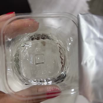 Bardak Suyunda Gözle Görülür Kir Ve Sağlık Riski