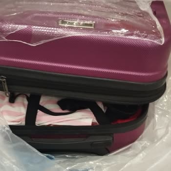 Uçuş Sonrası Hasarlı Bagaj Ve Yetersiz Müşteri Desteği