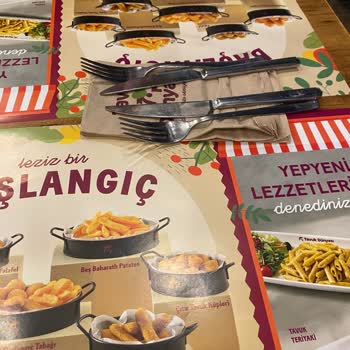 Soğuk Ve Geç Gelen Yemek, İlgisiz Ve Agresif Personel