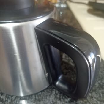 Karaca Elektrikli Çaycıda Tekrarlayan Arızalar Ve İlgisiz Servis